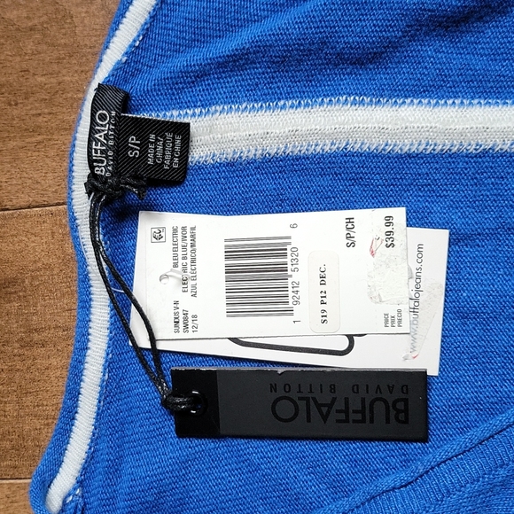 NWT Blue and white Buffalo sweater, size small - Picture 3 of 4